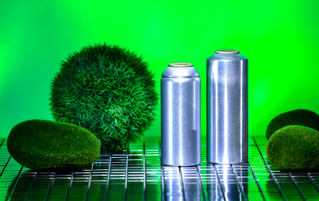 TECNOCAP 推出由 100% 再生铝制成的新罐头和瓶子