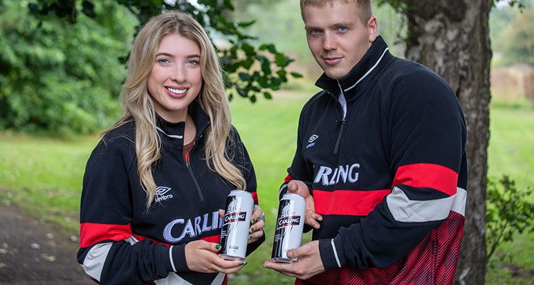 Carling lanza una promoción retro para celebrar su vínculo con el fútbol británico