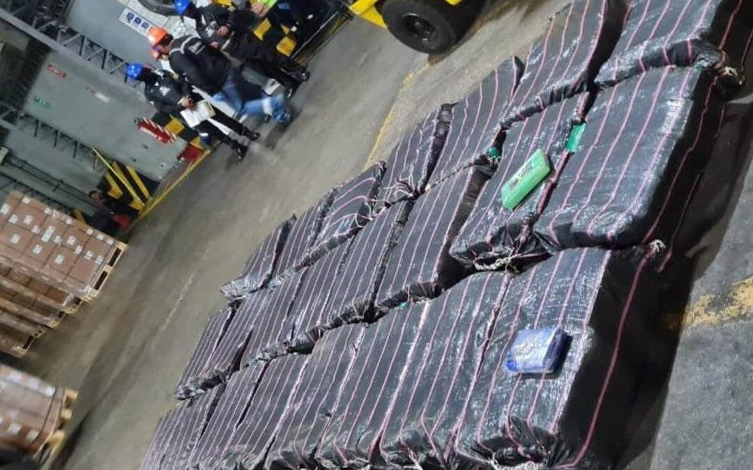 La policía de Ecuador descubre 1,2 toneladas de coca escondidas en latas de atún con destino Vigo