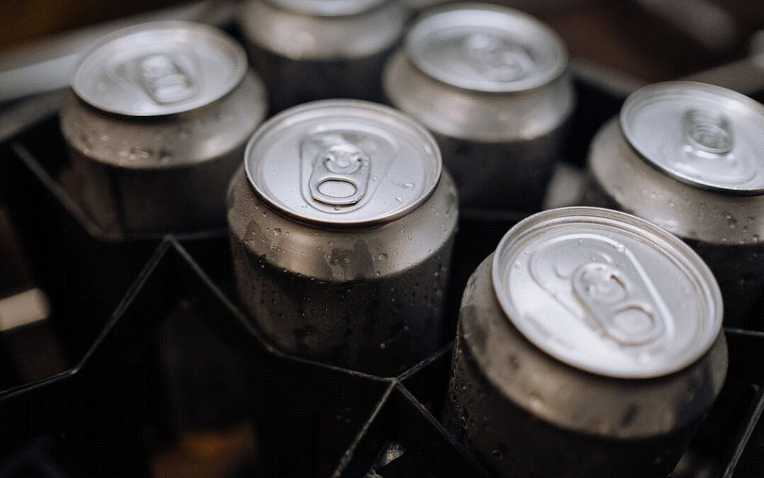 Guardia Civil de Cáceres requisa 430 latas de refresco por etiquetado incompleto