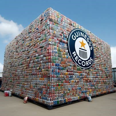 Récords Guinness: Las latas toman el centro del escenario