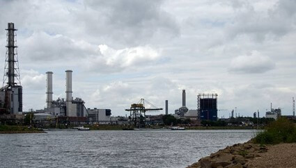 No trabalho na Tata steel indústria na Holanda 