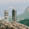 better drink lanza la marca de agua brasileña en latas de aluminio mamba water