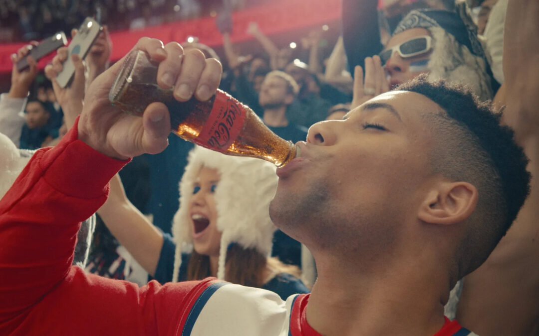 可口可乐公司正在创新为篮球迷提神的方式。