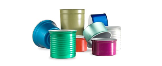 latas de colores que captan la atención del consumidor