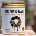 skrewball whiskey ya está disponible en lata